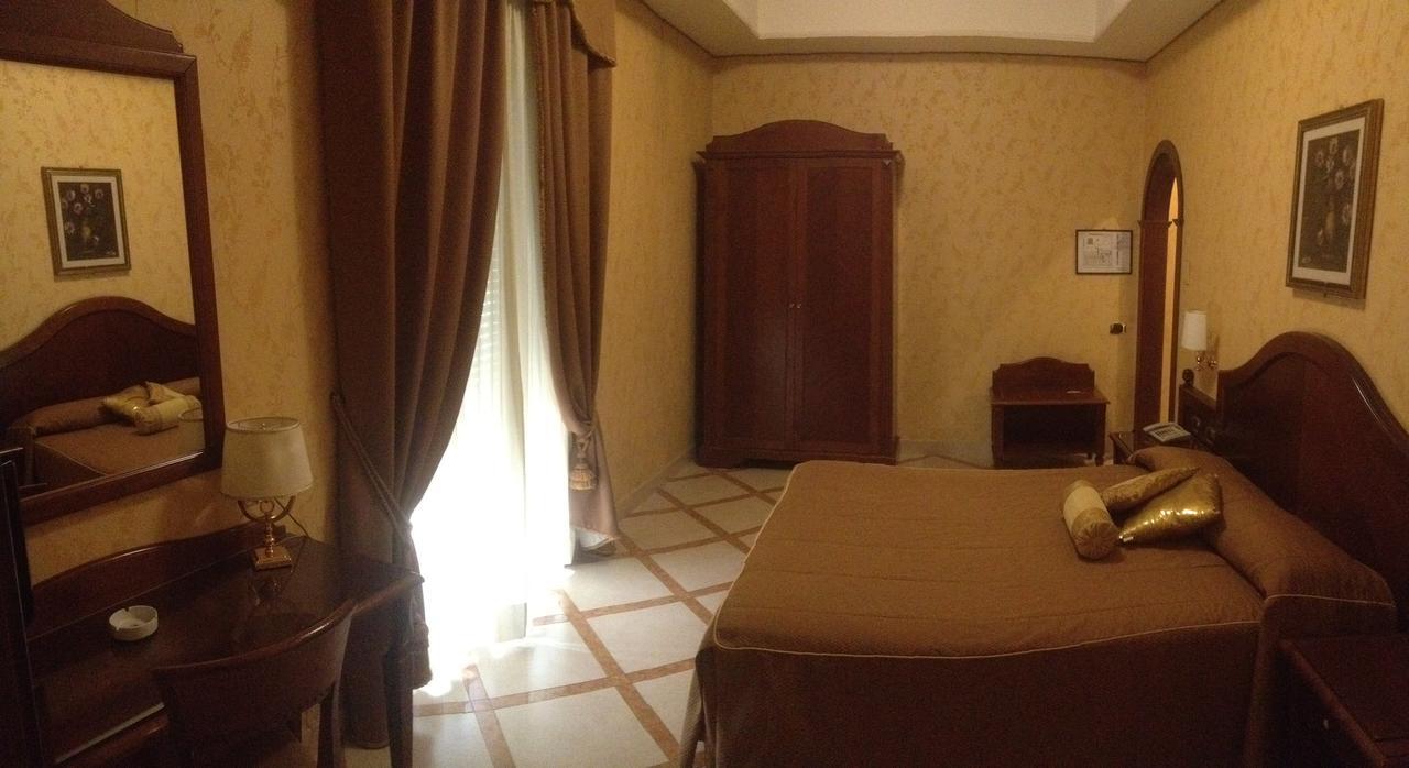 Al Boschetto Hotel Castel Volturno Luaran gambar