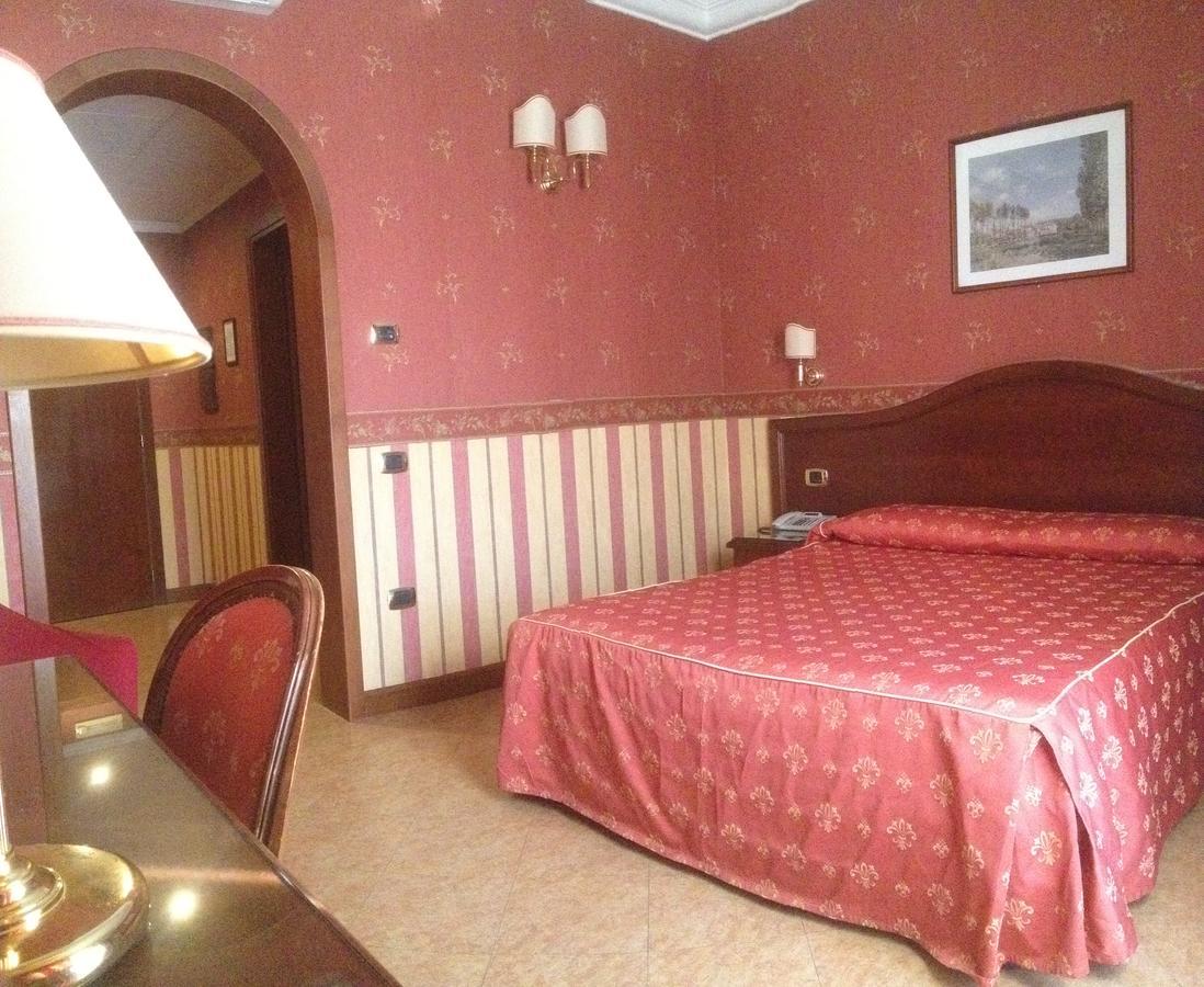 Al Boschetto Hotel Castel Volturno Luaran gambar