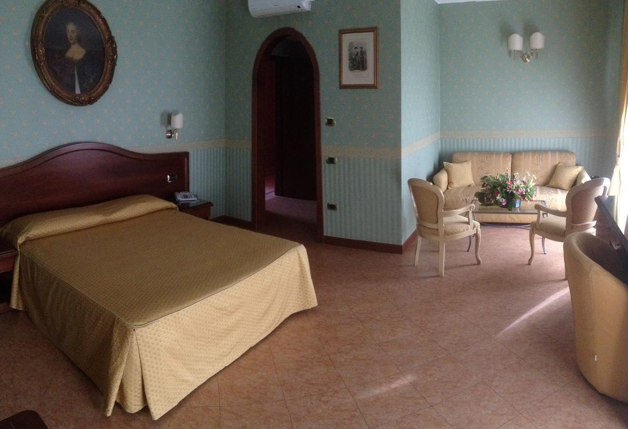 Al Boschetto Hotel Castel Volturno Luaran gambar