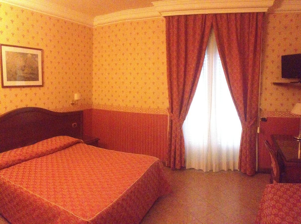 Al Boschetto Hotel Castel Volturno Luaran gambar