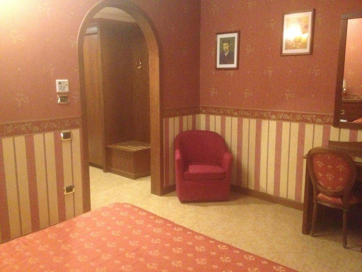 Al Boschetto Hotel Castel Volturno Luaran gambar